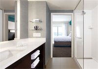 Фото Residence Inn New York The Bronx At Metro Center Atrium