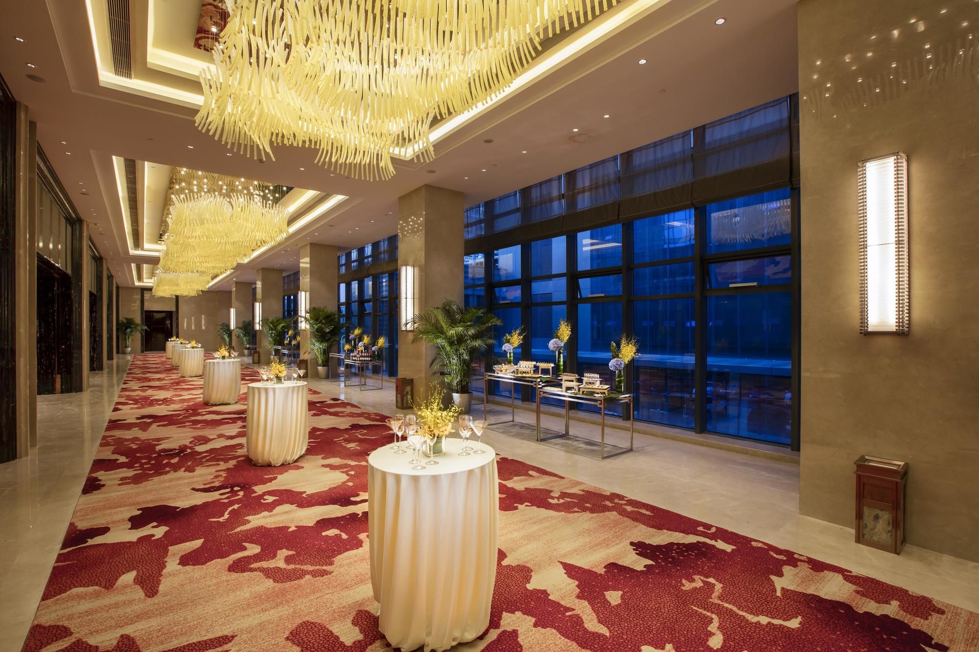 Фото Hilton Wuhan Riverside