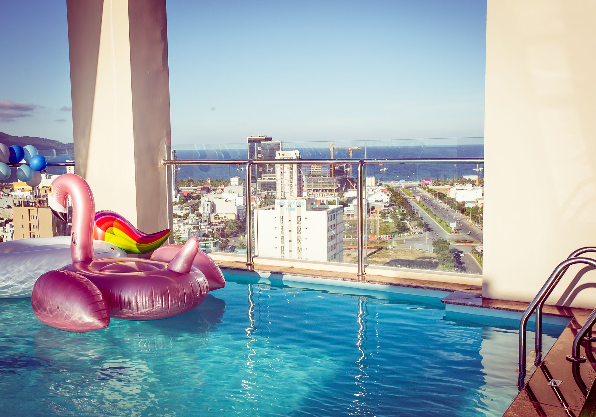 Фото Luxtery Hotel