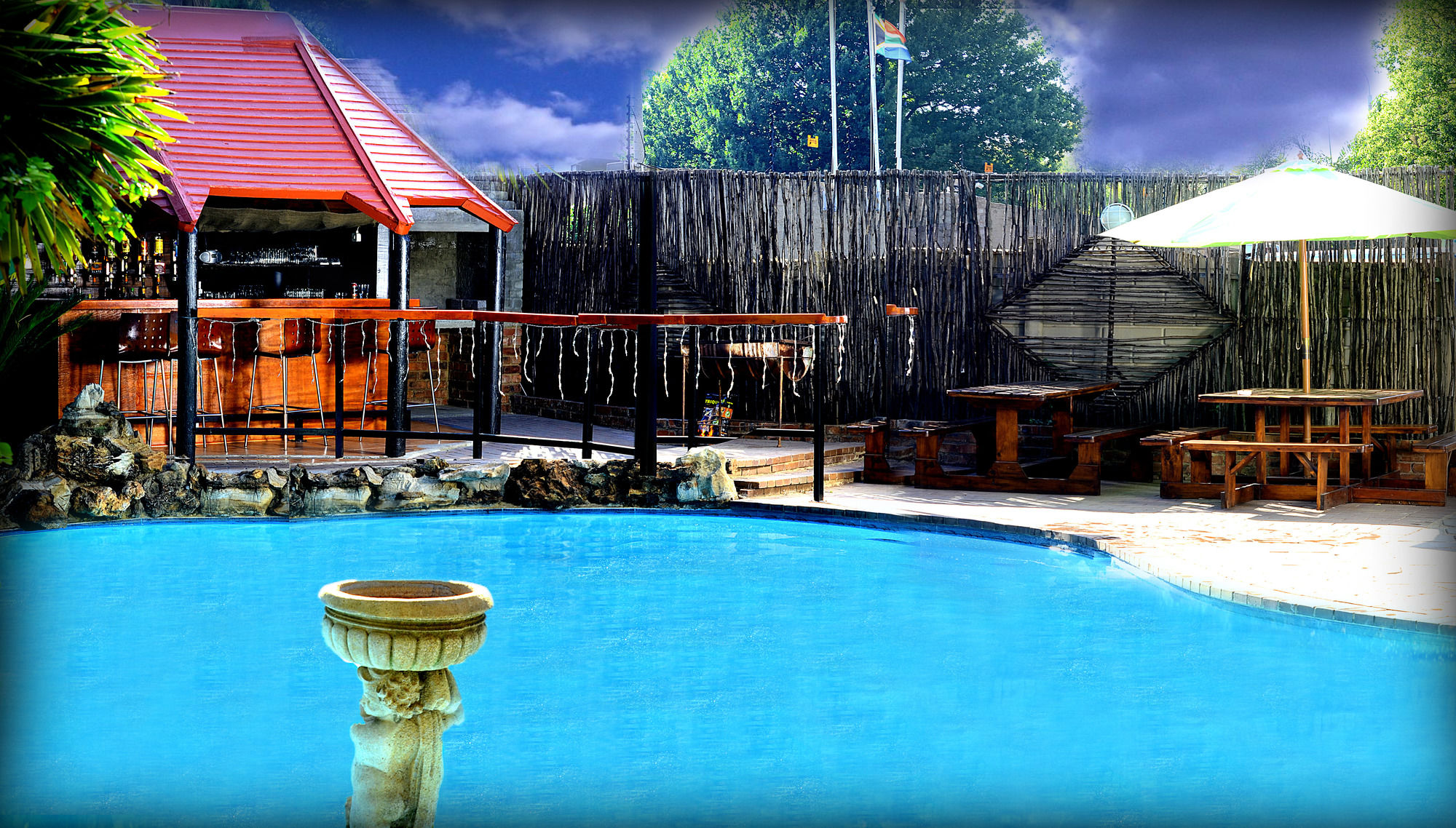 Фото African Moon Corporate House