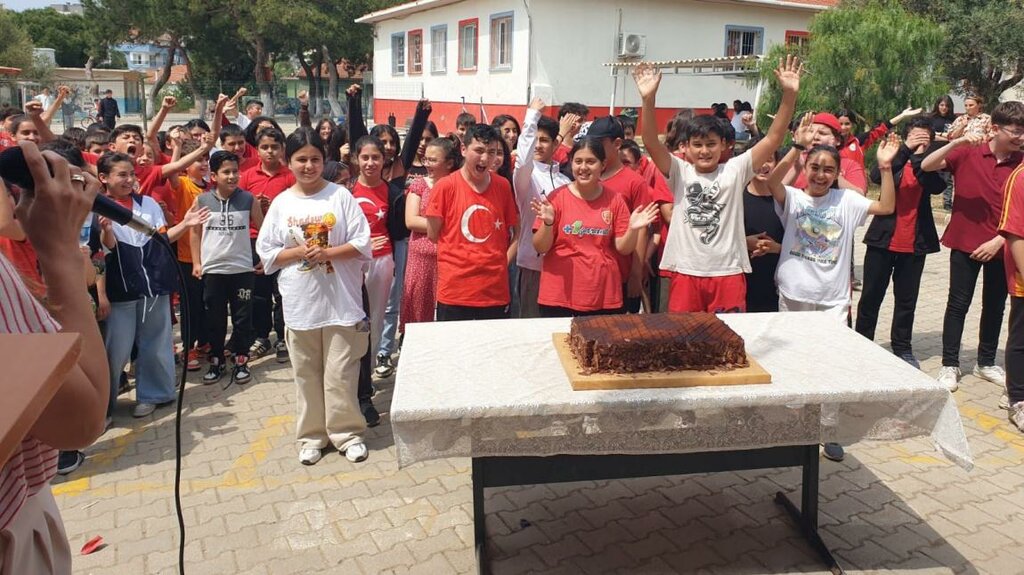 School Namik Elal Middle School, Guzelbahce, photo
