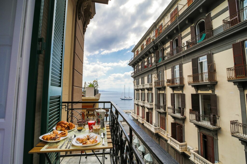 Short-term housing rental Di Palma Suite, Naples, photo