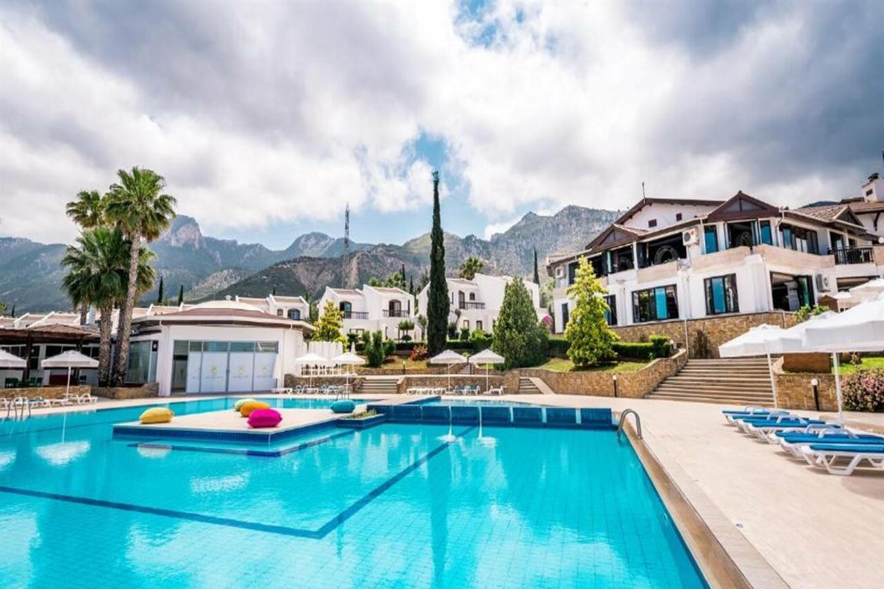 Фото отеля 2