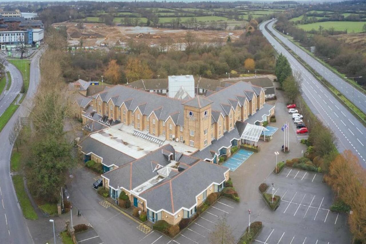 Фото DoubleTree by Hilton London Elstree