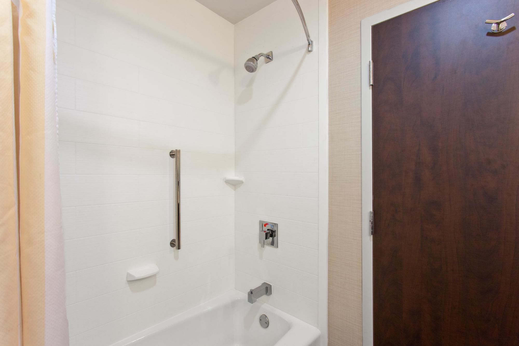 Фото Hilton Garden Inn Victoria