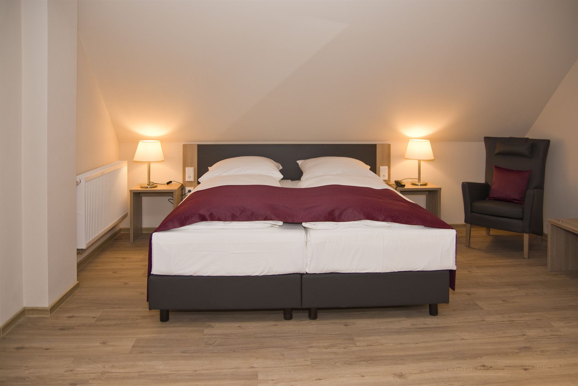 Фото Troll's Brauhaus Hotel