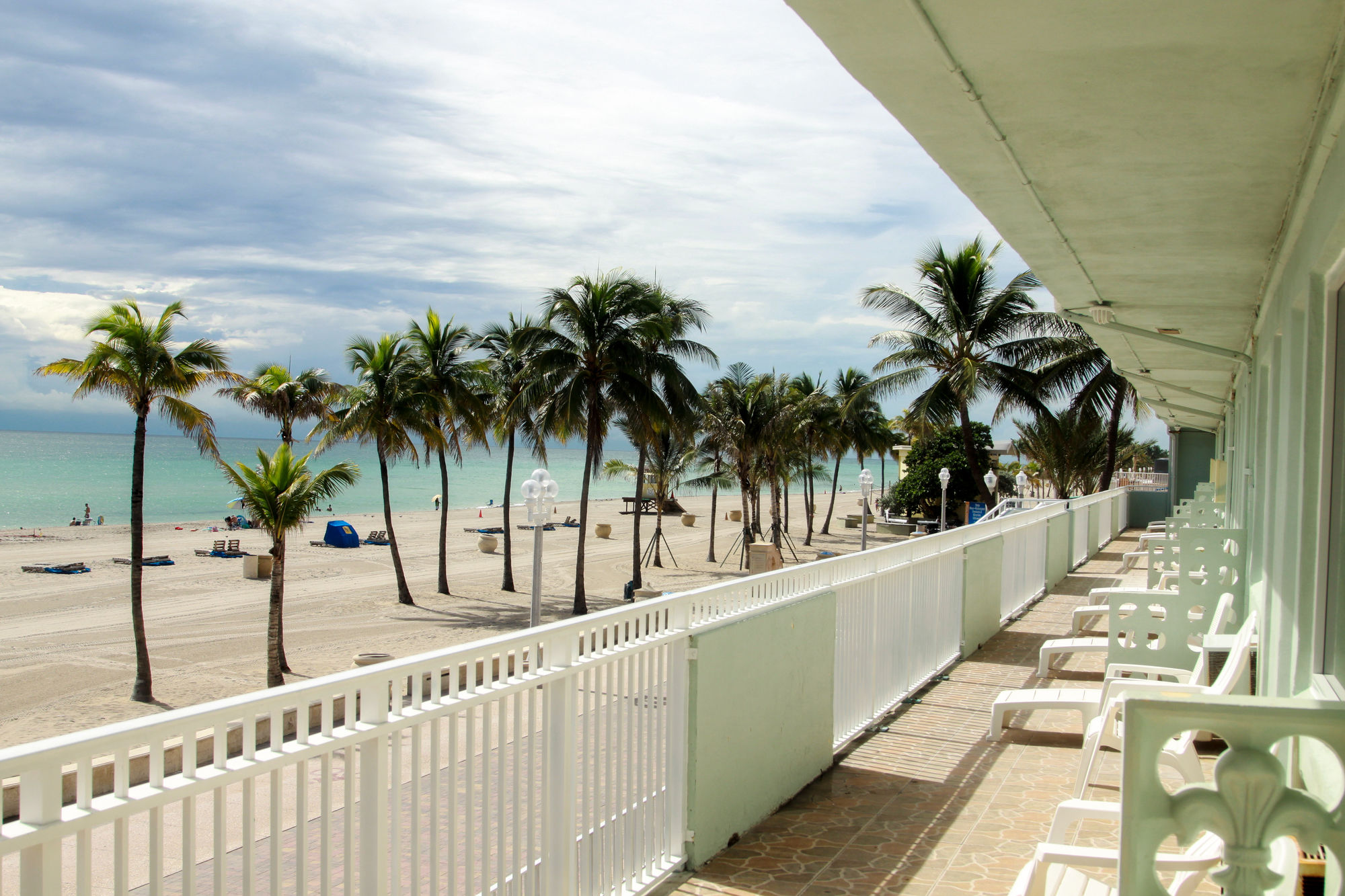 Фото The Diane Oceanfront Suites