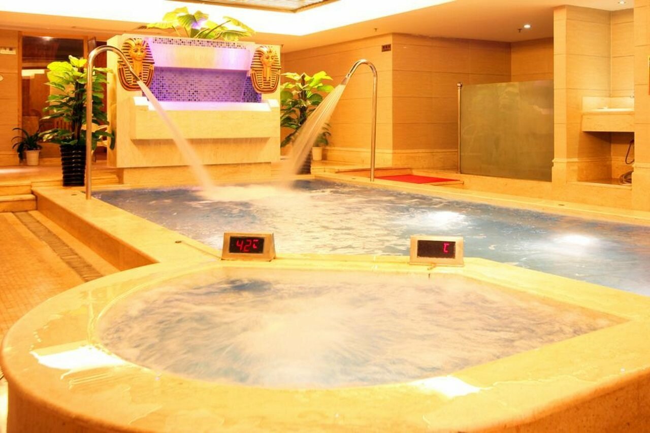 Фото Century Plaza Hotel