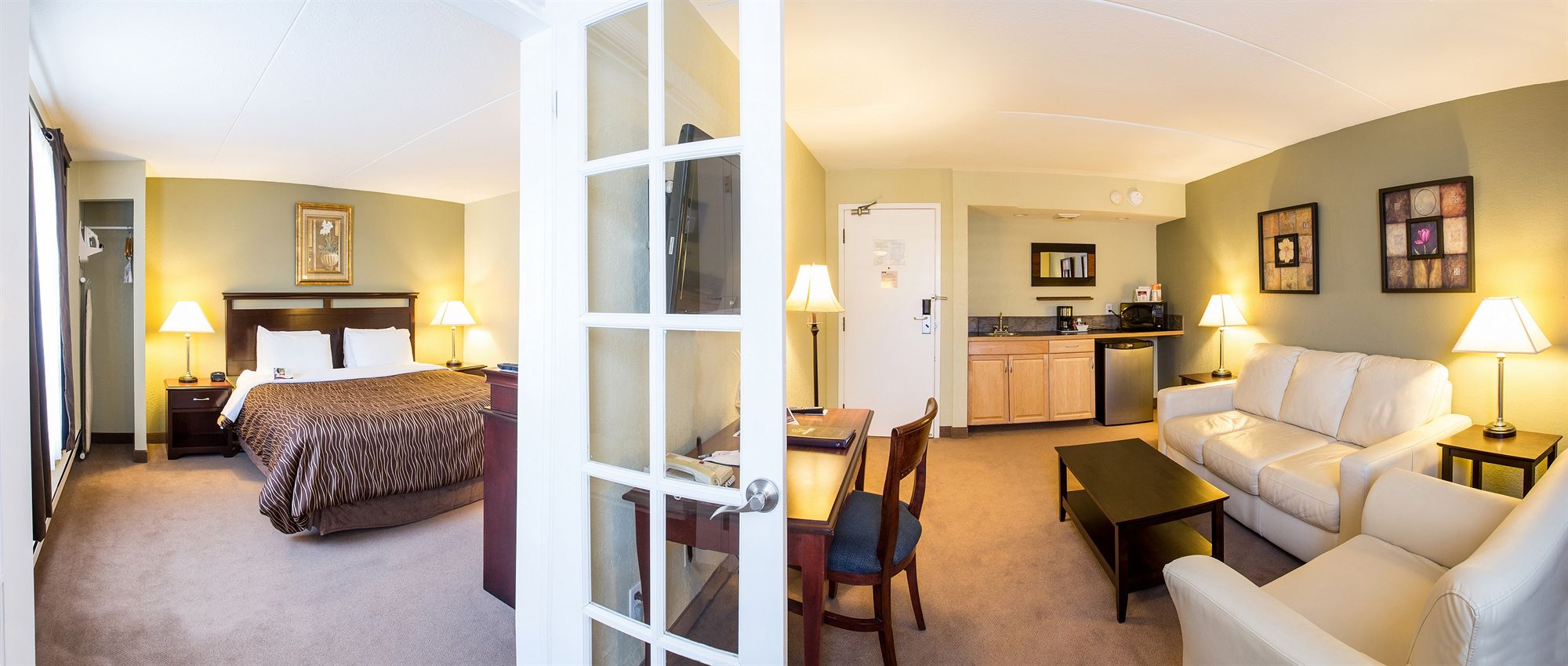 Фото Travelodge by Wyndham Regina