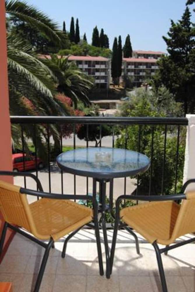 Фото Hotel Mediteran Ulcinj