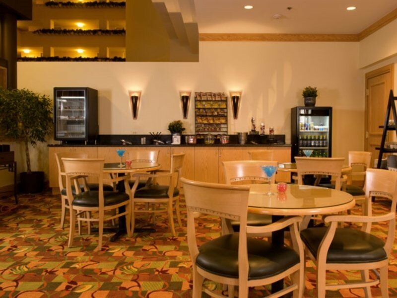 Фото Renaissance Denver Central Park Hotel