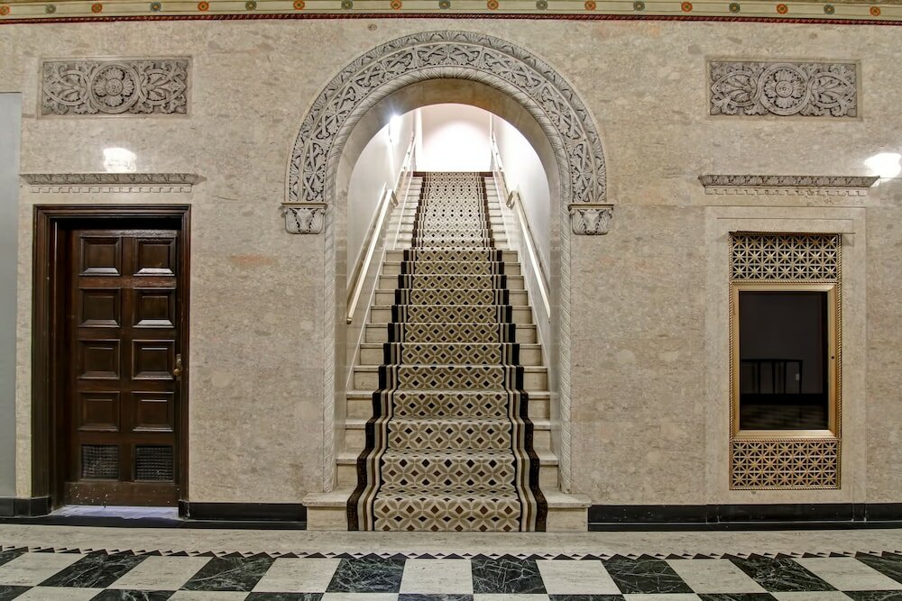 Фото Hampton Inn & Suites Cincinnati-Downtown