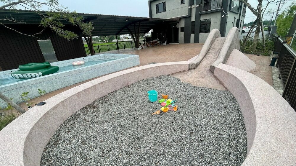 Фото Young Villa