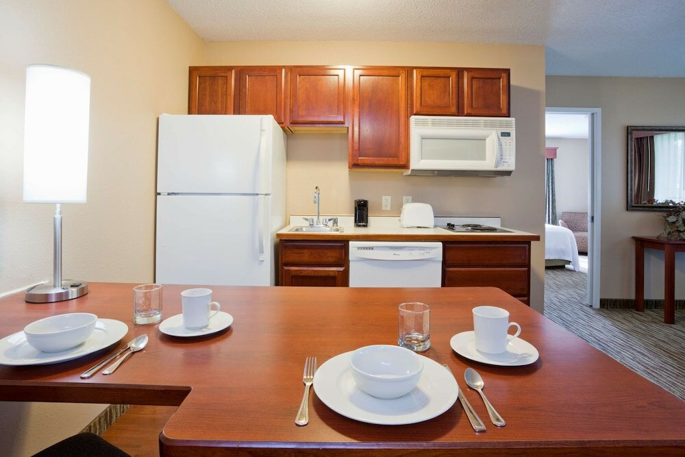 Фото Grandstay Residential Suites Hotel - Sheboygan
