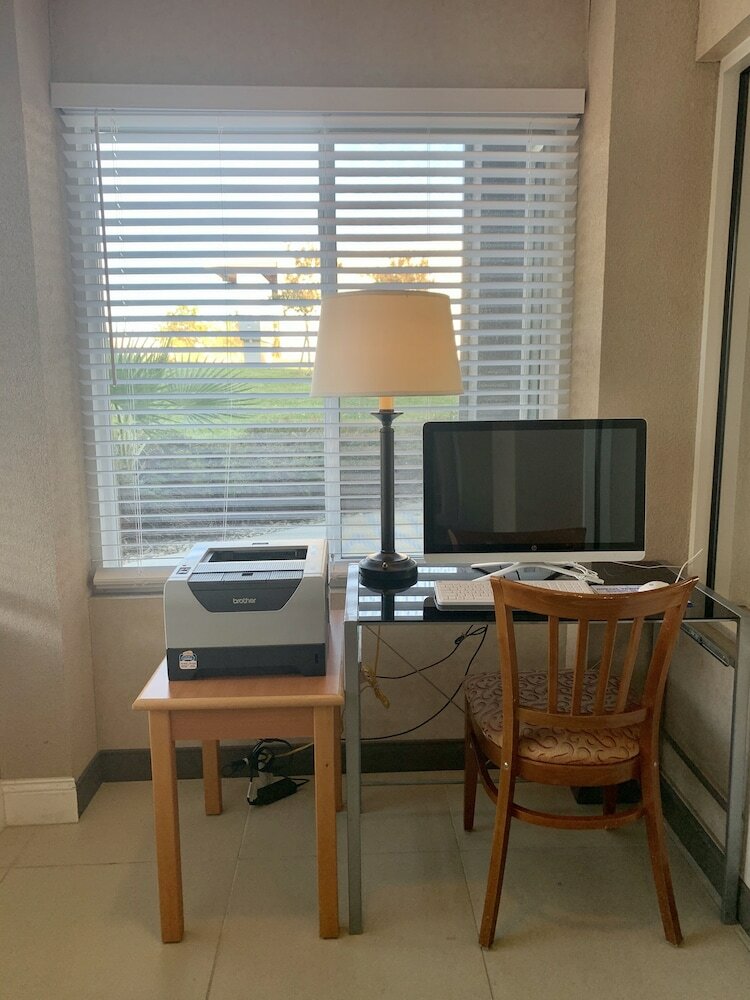 Фото SureStay Plus Hotel by Best Western Redding