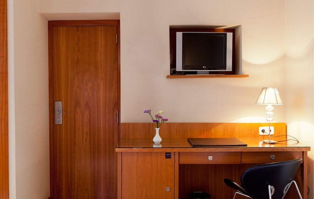 Фото Ateneo Hotel