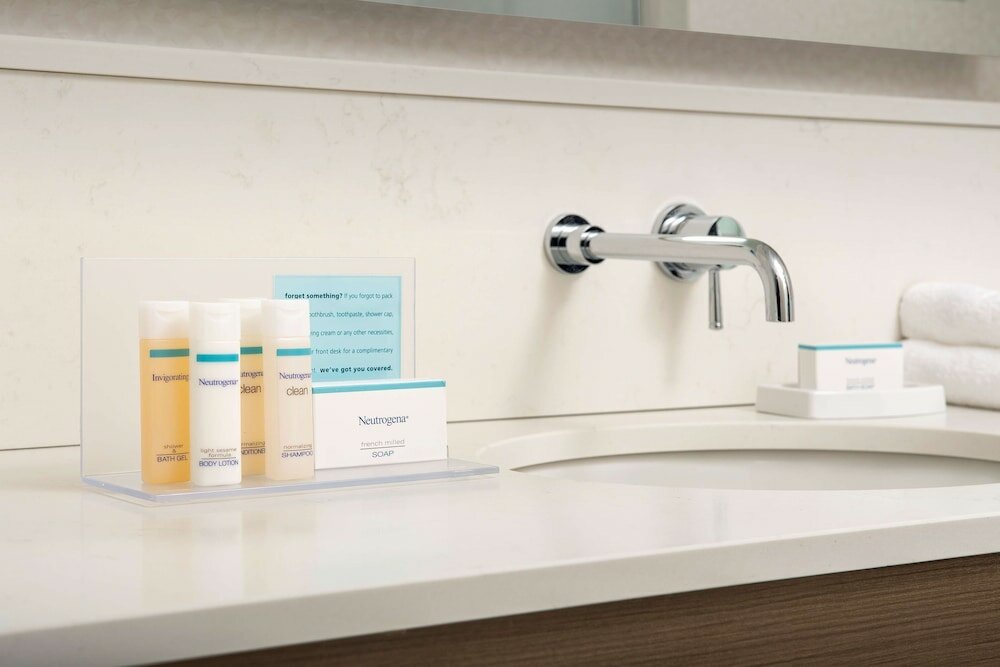 Фото Hampton Inn Boston Logan Airport Chelsea