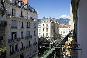 Гостиница Le Grand Hôtel Grenoble