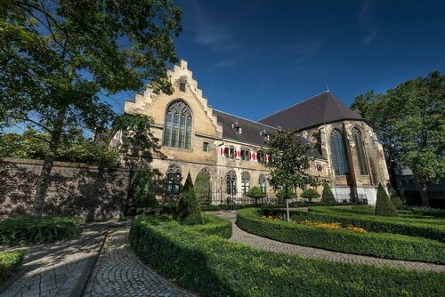 Гостиница Kruisherenhotel Maastricht в Маастрихте
