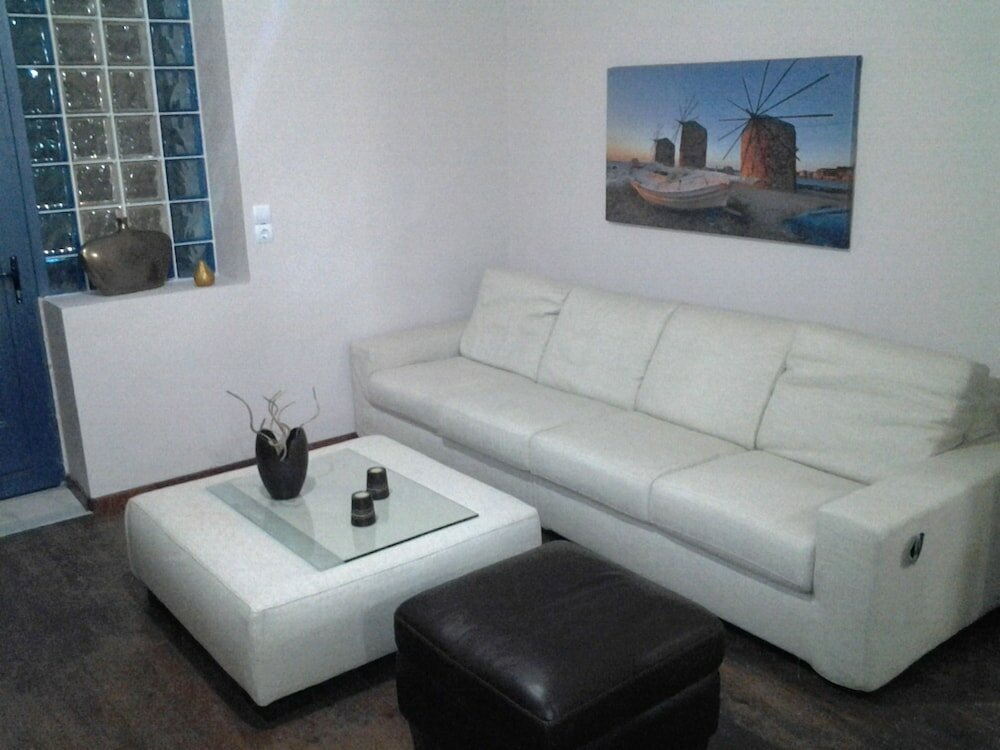 Фото Mastic Point Studios