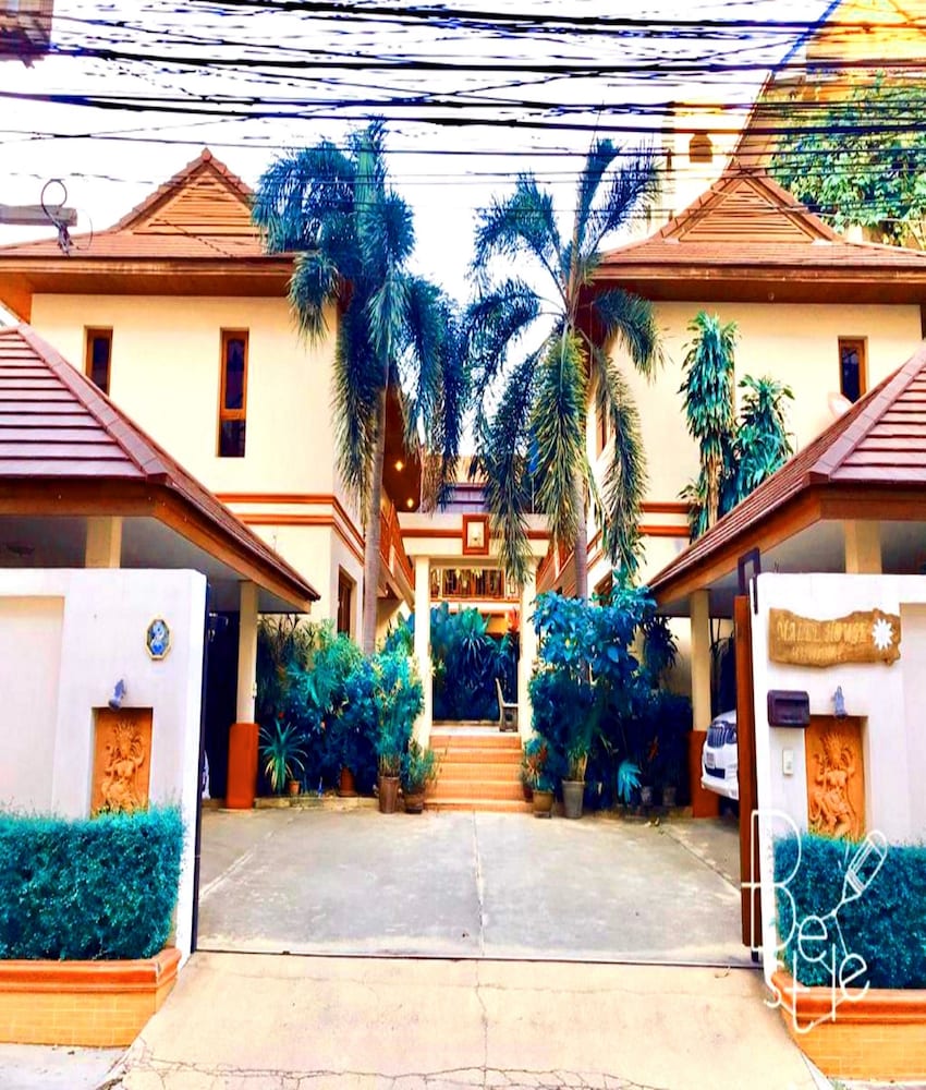 Фото Punyapha Beach Villa