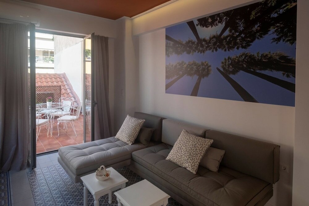 Фото Athenian Yard Suites