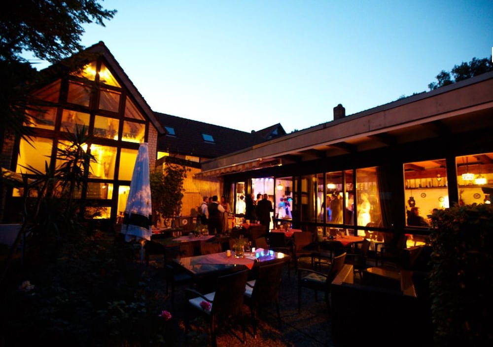 Фото Hotel Simonshof Wolfsburg