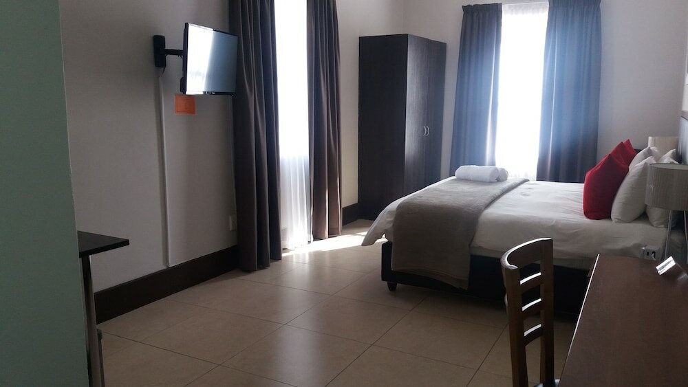 Фото Clanwilliam Hotel by Country Hotels