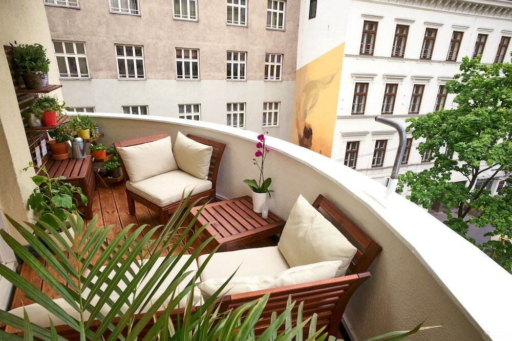 Фото Operastreet.com Apartments