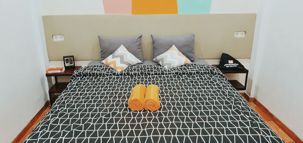 Фото Mador Malang Dorm Hostel