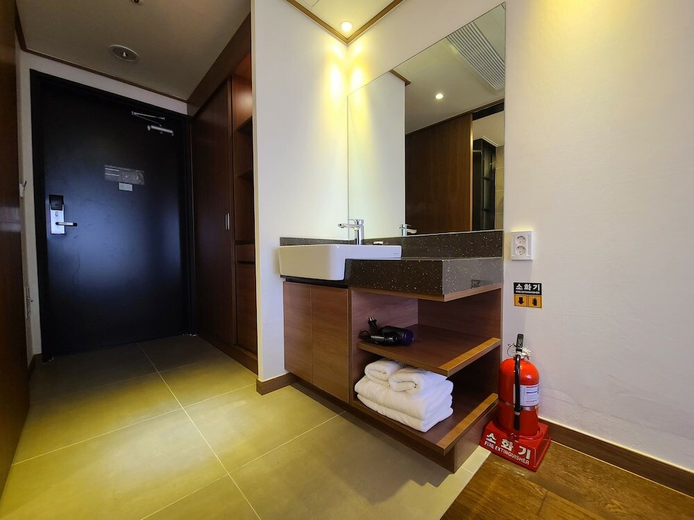 Фото Tamara Jeju Hotel