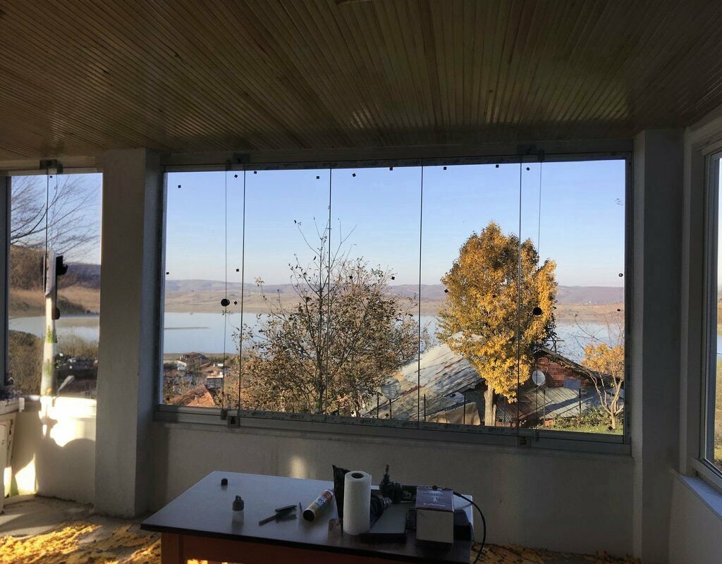 Windows Fatih Cam Balkon, Suluova, photo