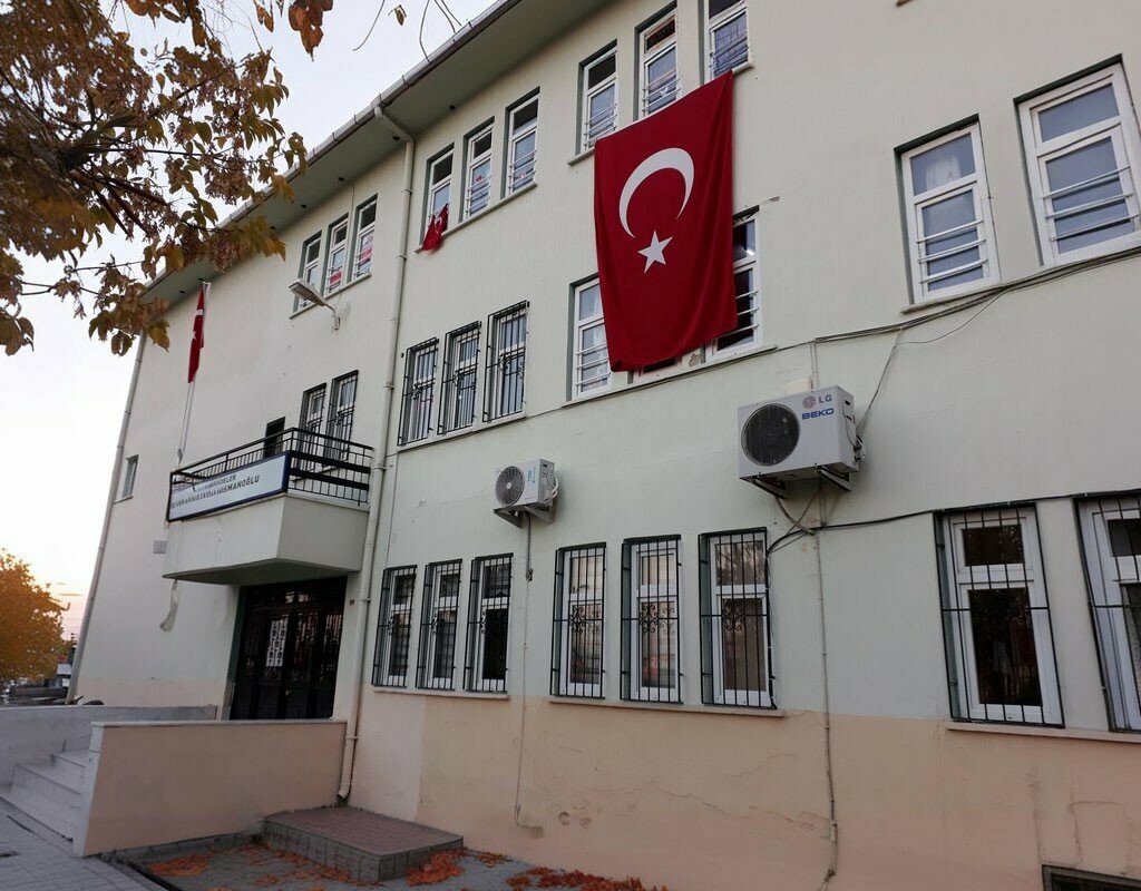 Primary school Vicdan Karaosmanoglu Primary School, Manisa, photo