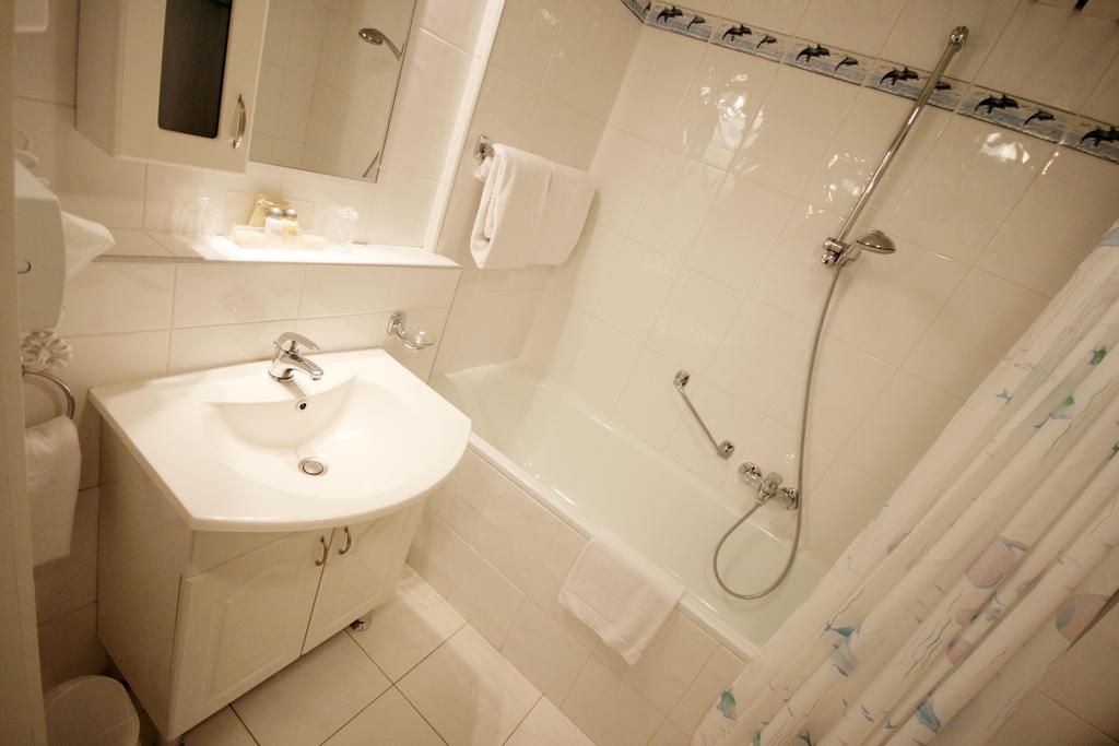 Фото First Euroflat Hotel