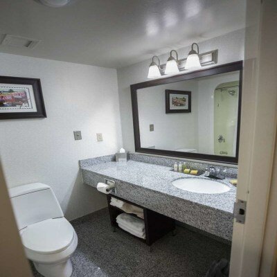 Фото Doubletree by Hilton Hotel Leominster