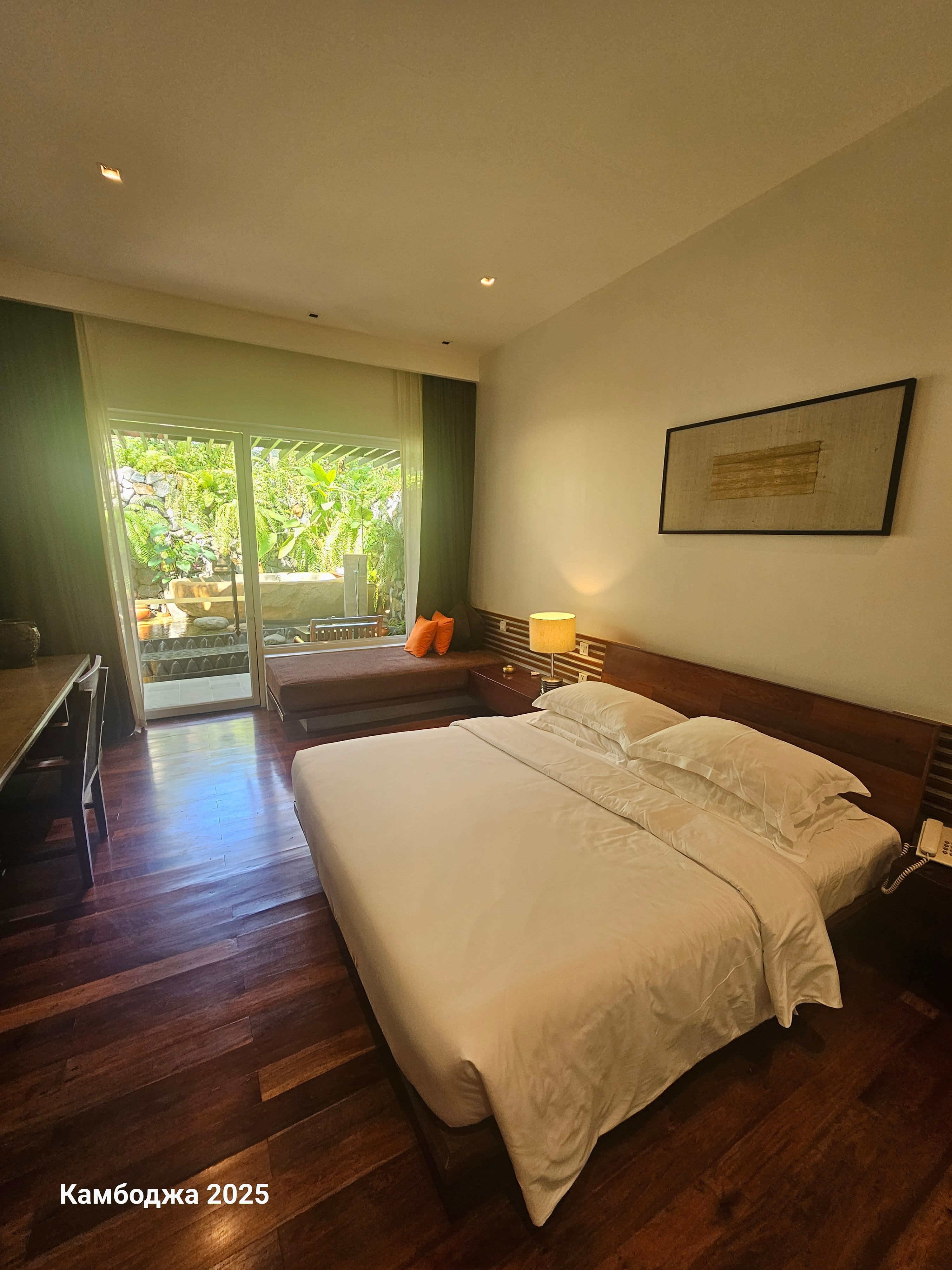 Фото Lynnaya Urban River Resort