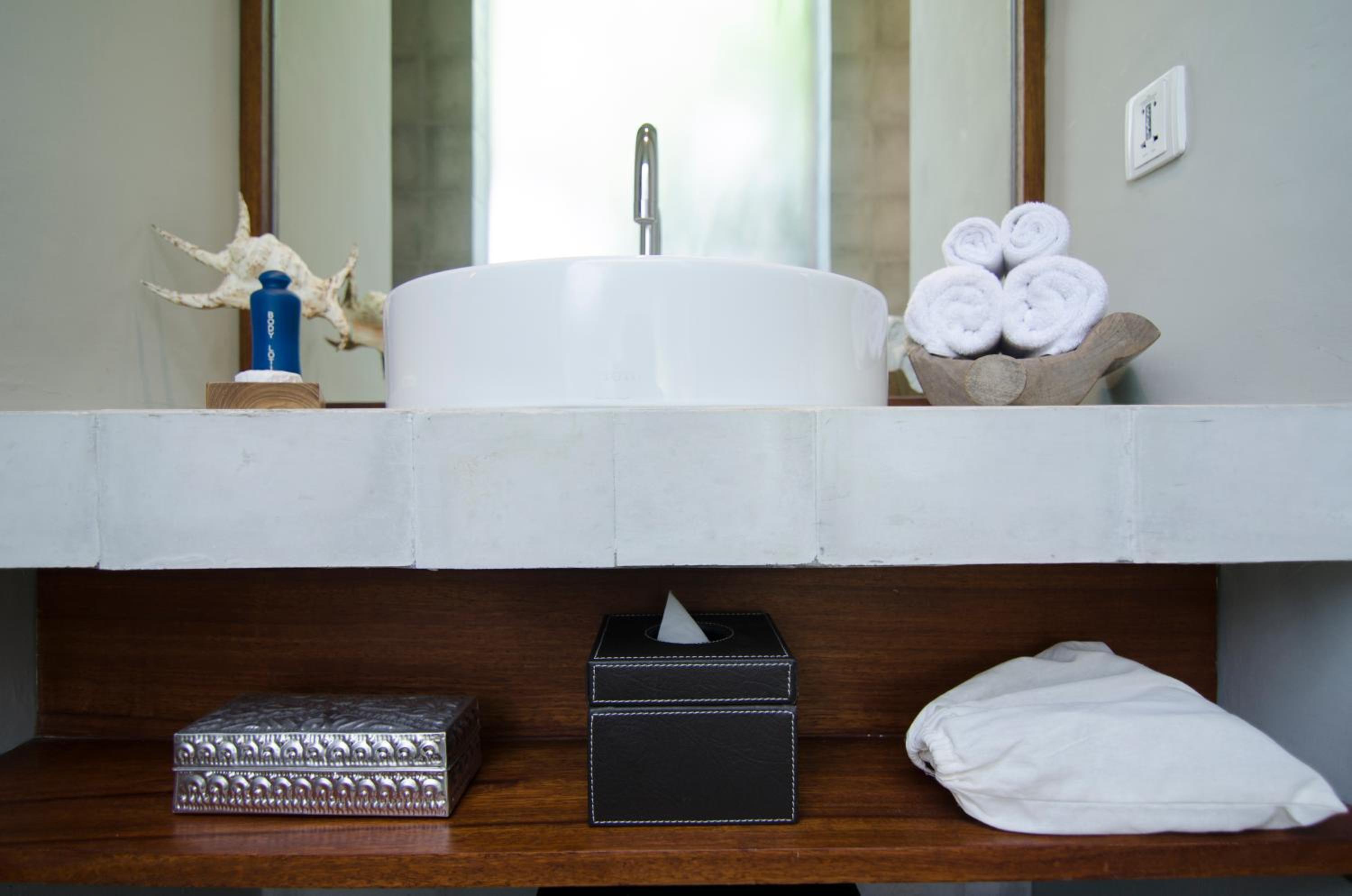 Фото Hotel Komune and Beach Club Bali