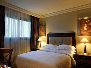 Гостиница Raouche Arjaan by Rotana