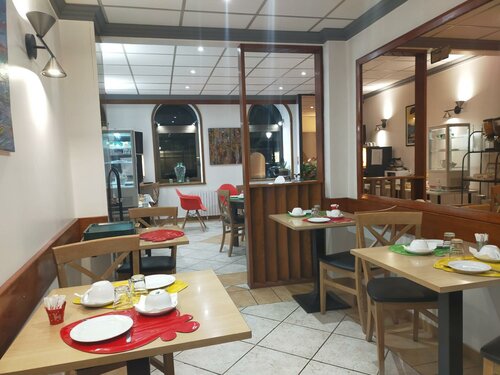 Гостиница Au Nouvel Hotel в Тулоне