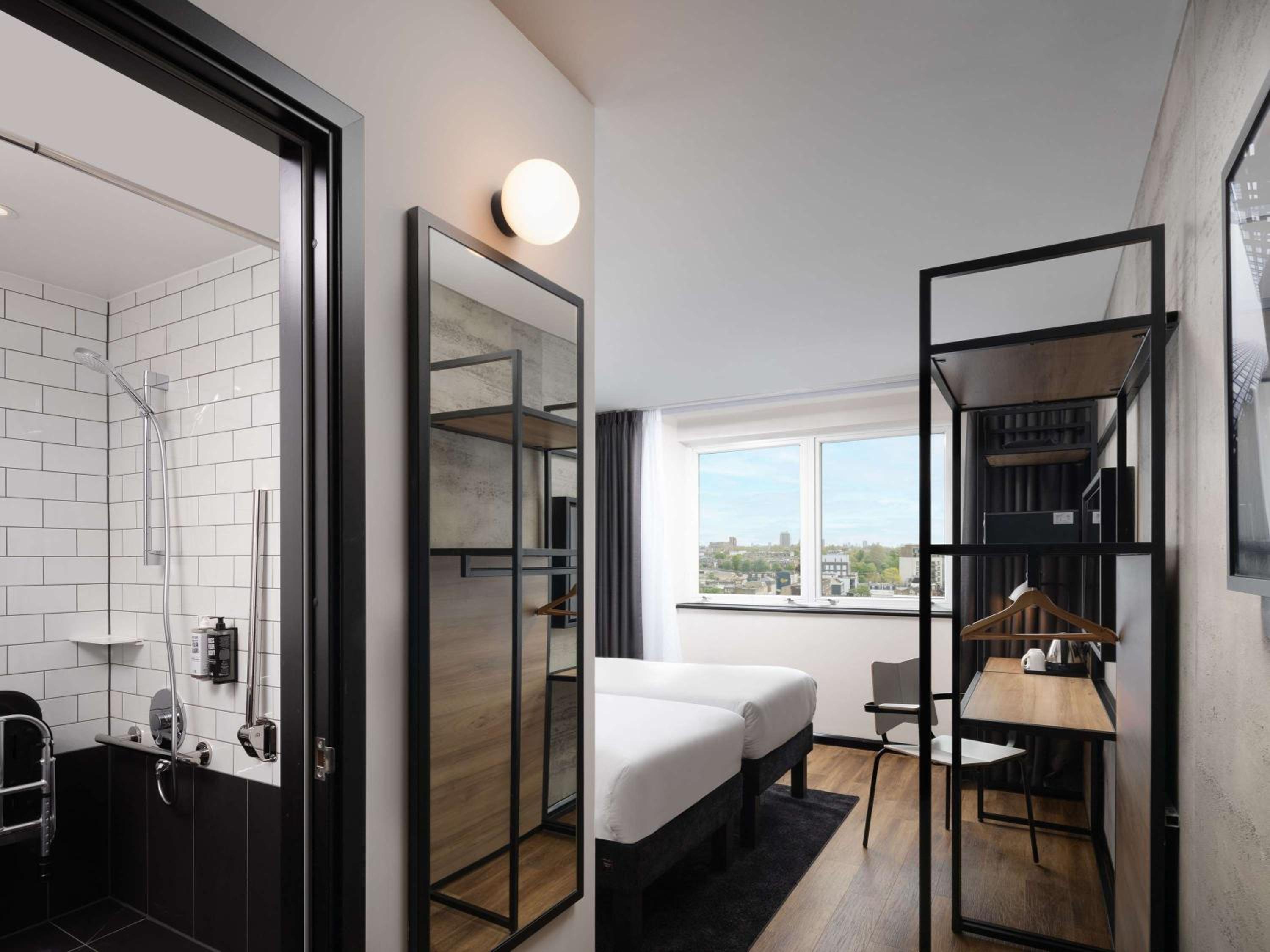 Фото Ibis London Earls Court