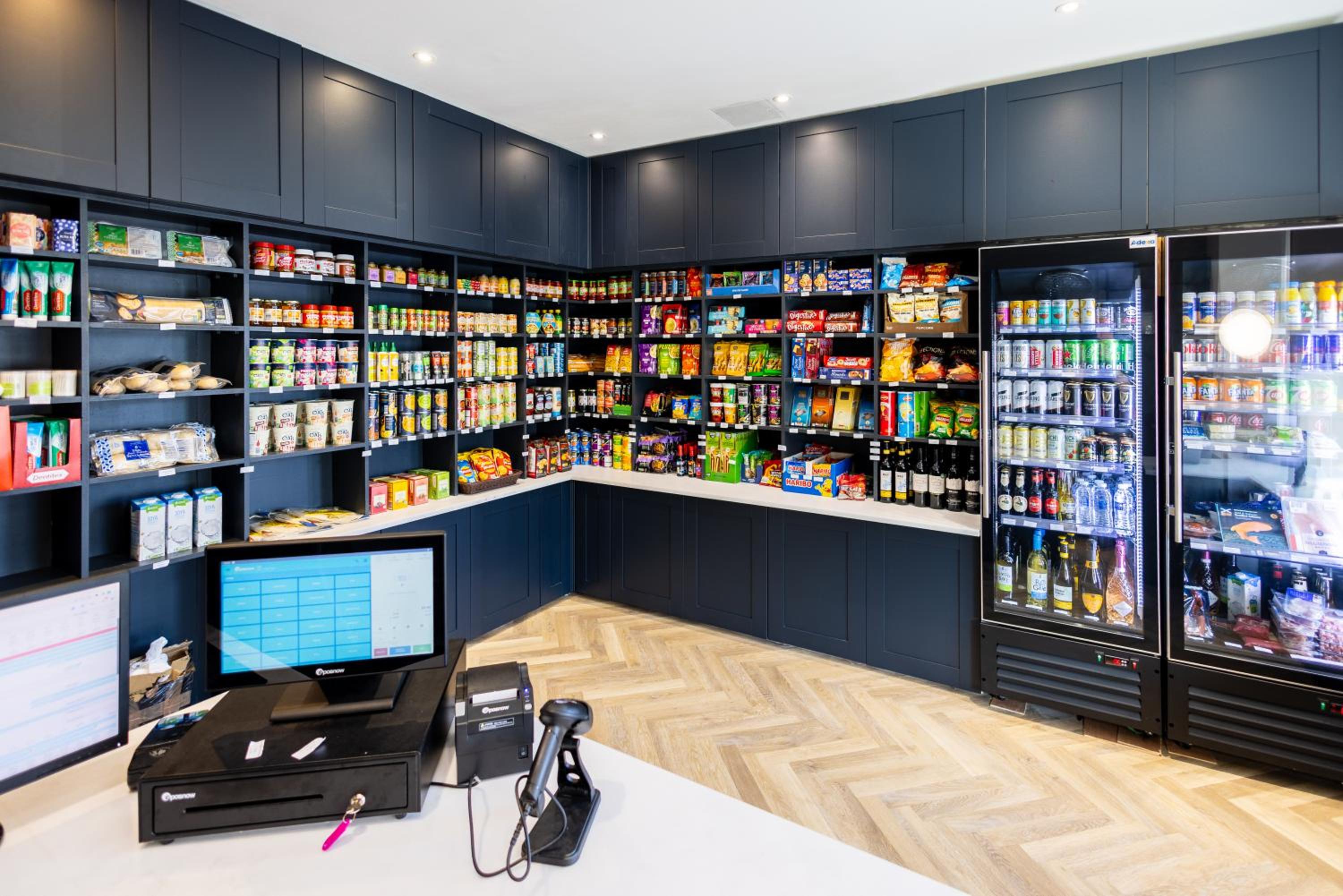 Фото Westciti Caroco Aparthotel