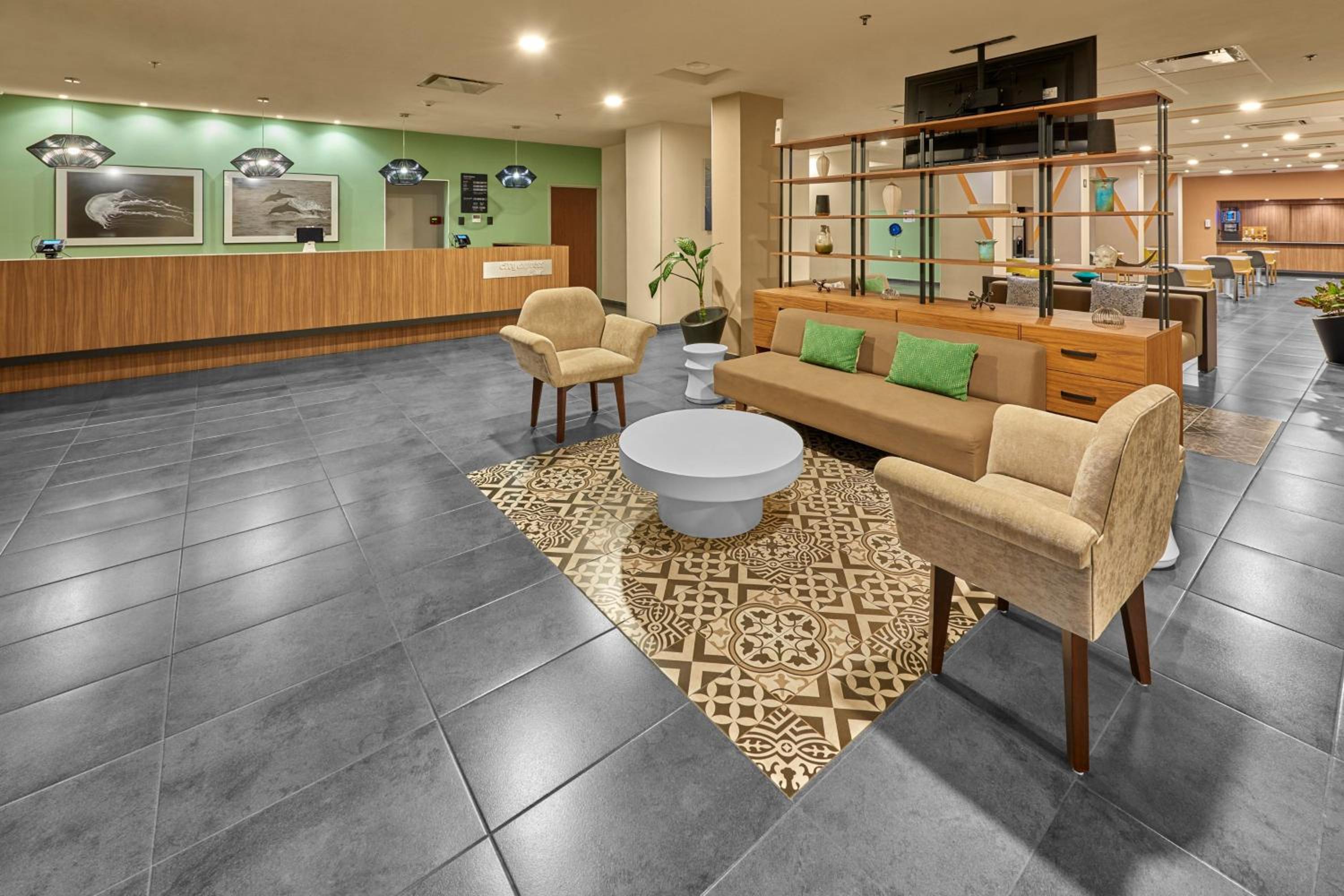 Фото City Express Suites by Marriott Cabo San Lucas