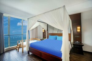 Гостиница Shengyi Holiday Villa Hotel & Suites Sanya 