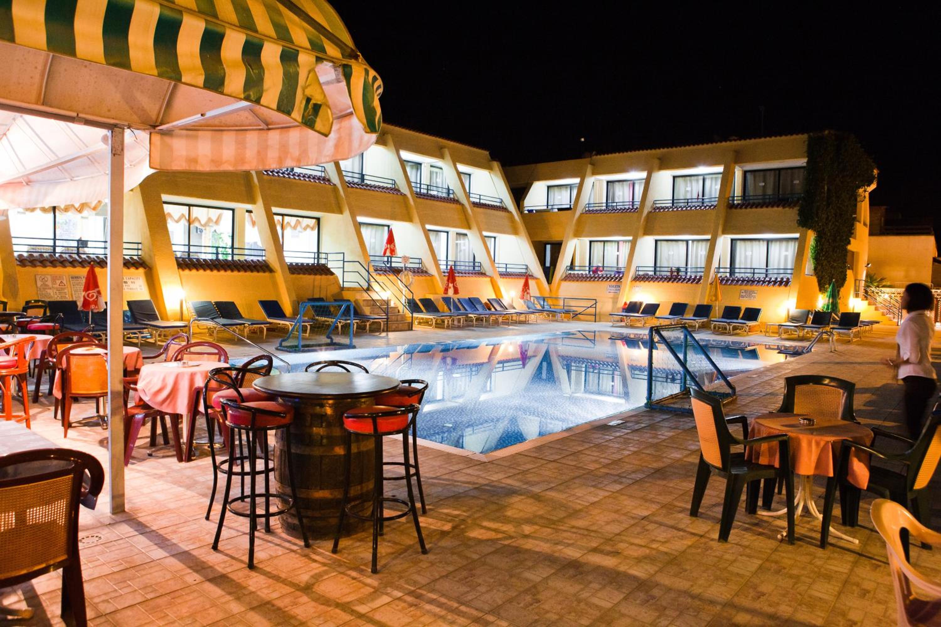 Фото Апартаменты Napa Prince Hotel