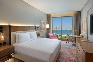Гостиница DoubleTree by Hilton Sharjah Waterfront Hotel & Residences