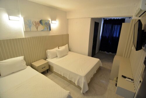 Гостиница Ados Hotel в Чешме