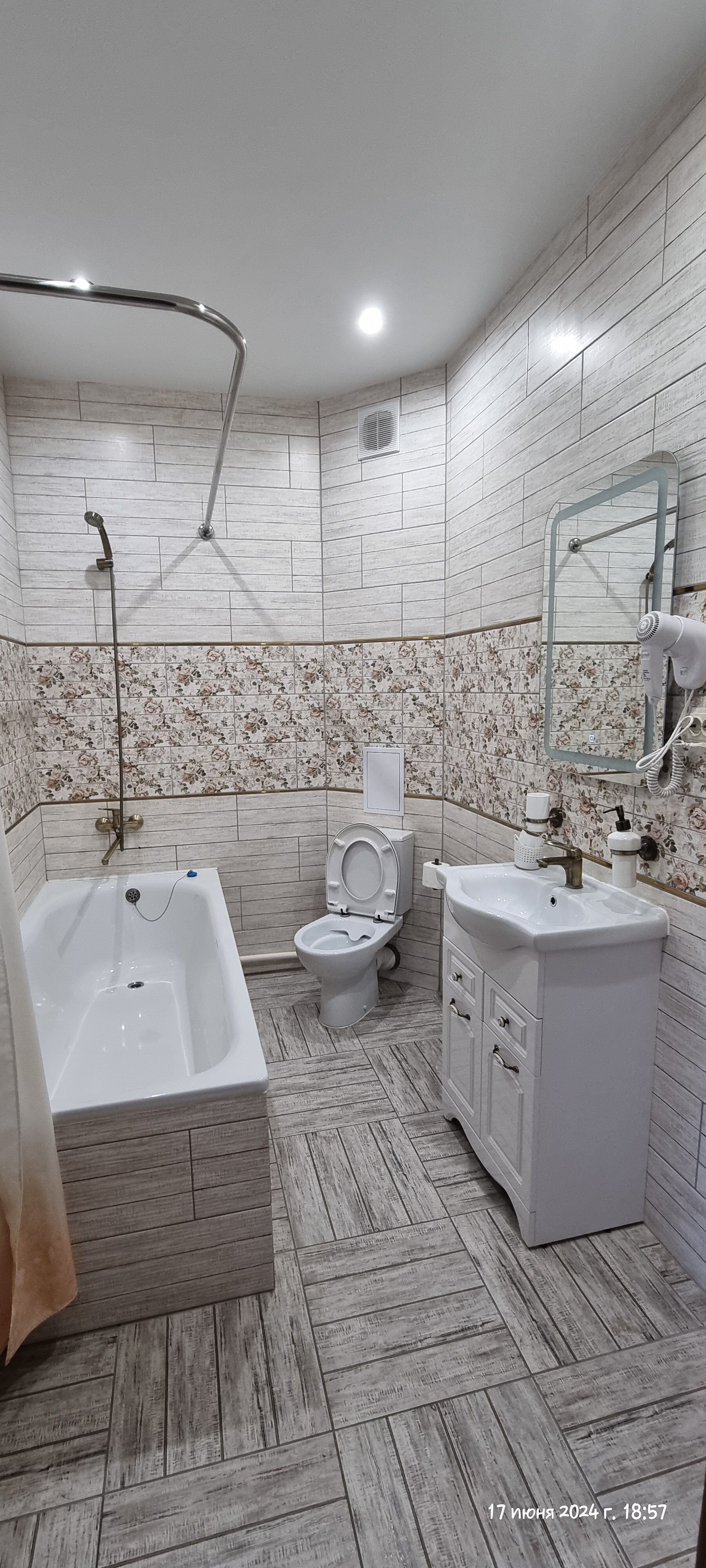 Фото Троицкий