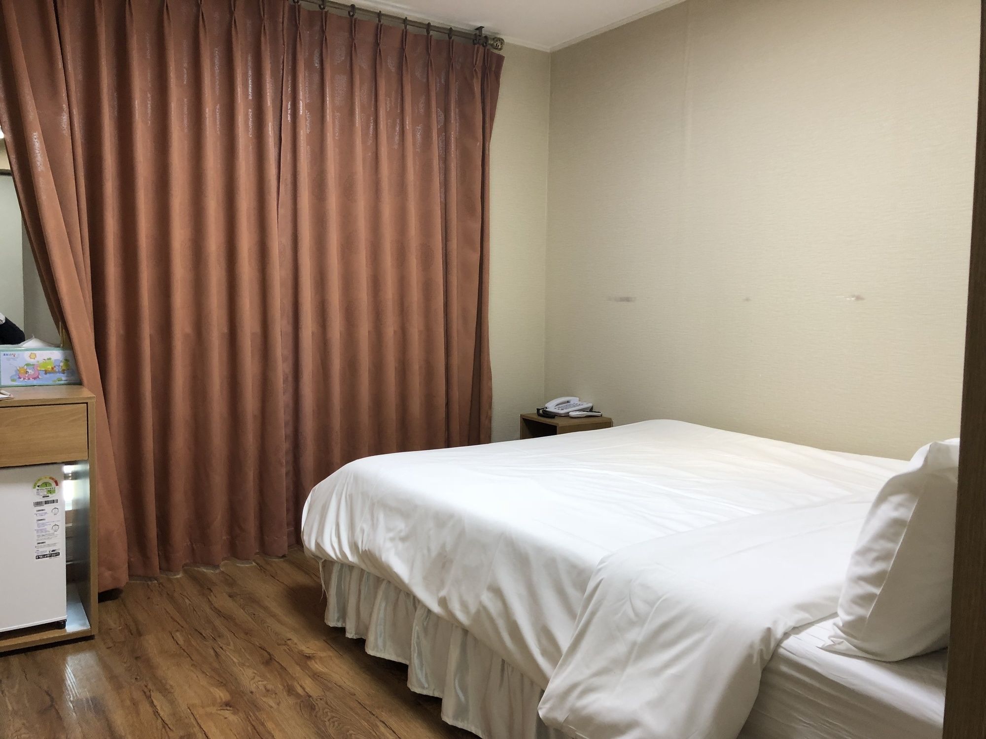 Фото Jeju Skyhill Business Hotel