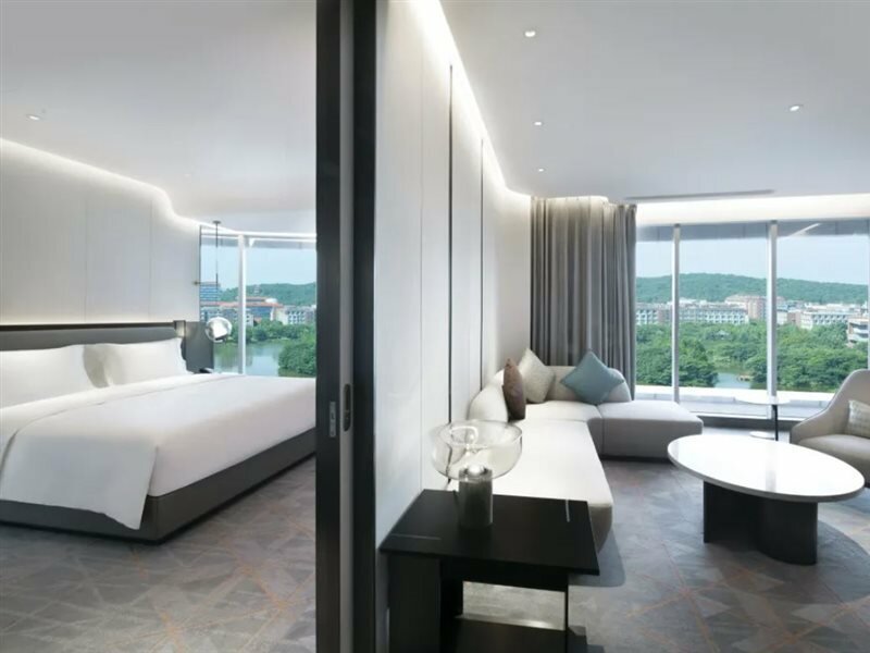 Фото Crowne Plaza Wuhan Optics Valley, an Ihg Hotel