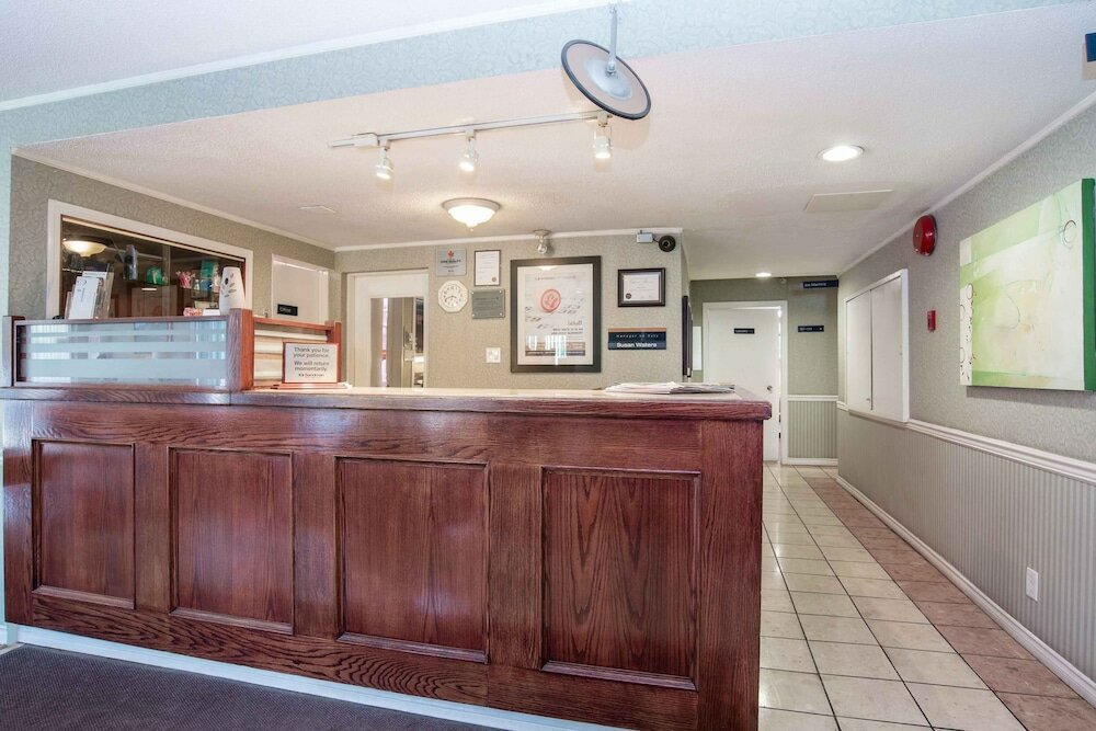 Фото Sandman Inn Cache Creek